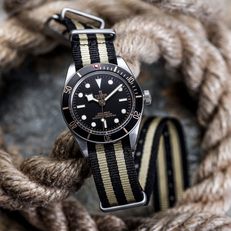 The Vintage Watch Company Military Watch Strap – Black & Gold