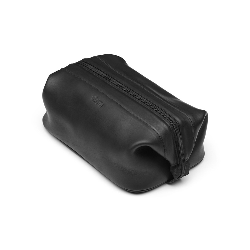 Traditional Leather Travel Bag In Brown Or Black Leather Black