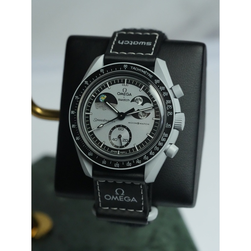Swatch x OMEGA MoonSwatch Collection: Mission To EarthPhase SO33M700