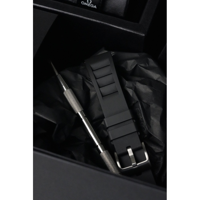 Black Snoopy MoonSwatch Gym & Active Set