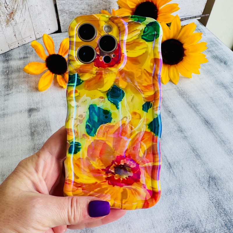 Sunshine Petals Wavy Luxe MagSafe Case for iPhone
