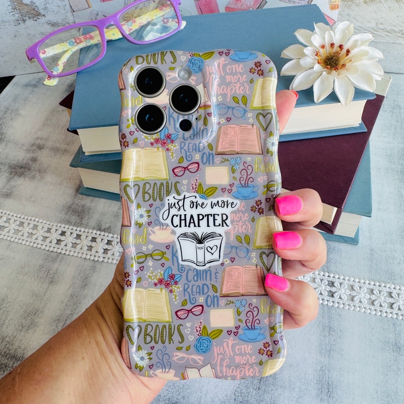 One More Chapter Wavy Luxe MagSafe Case for iPhone