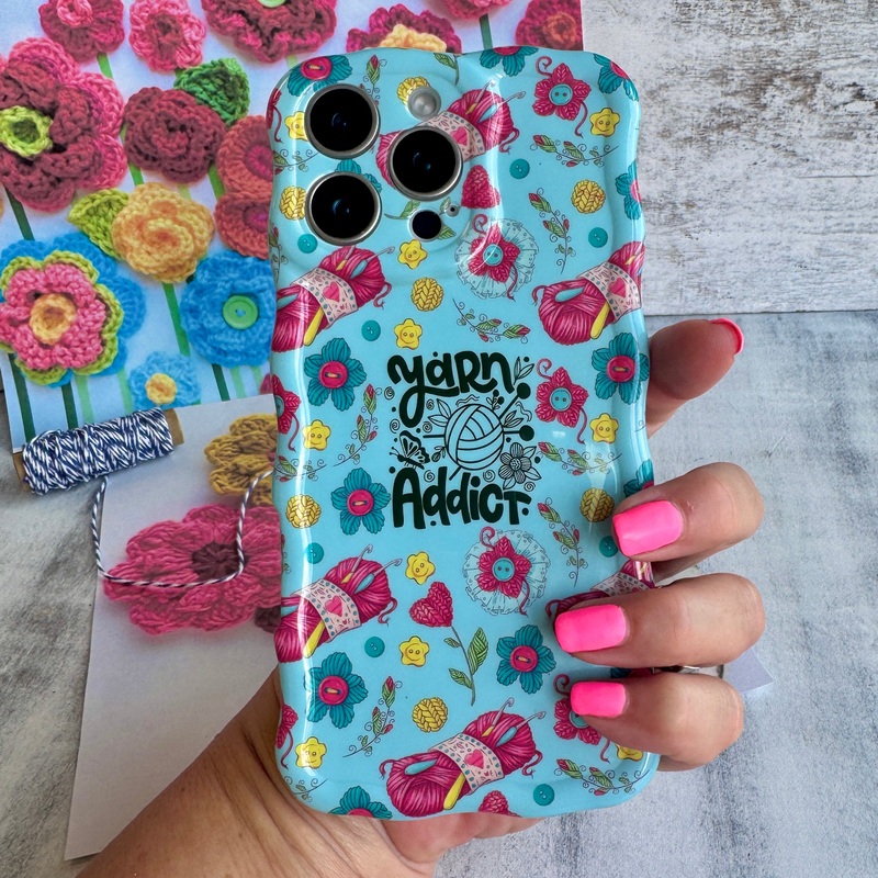 Yarn Addict Wavy Luxe MagSafe Case for iPhone