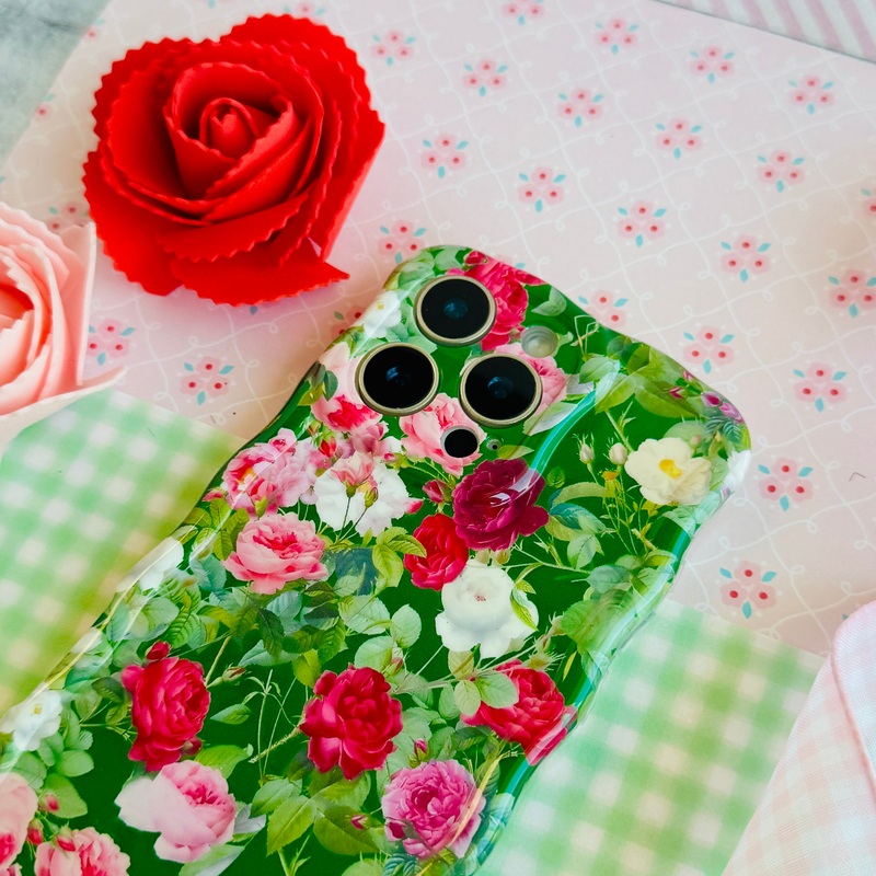 Garden Party Wavy Luxe MagSafe Case for iPhone