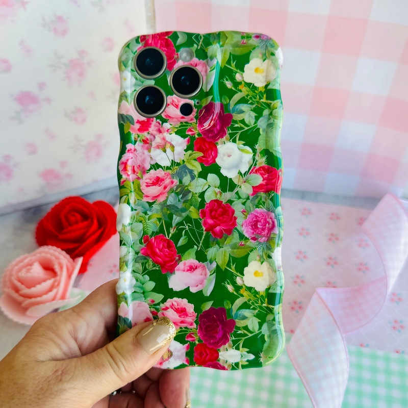 Garden Party Wavy Luxe MagSafe Case for iPhone