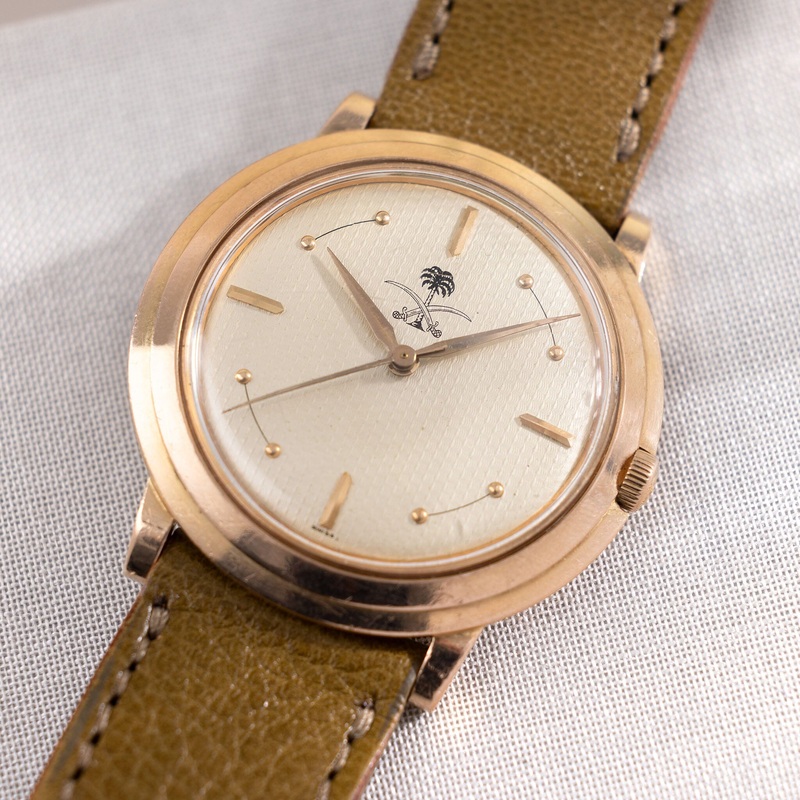 Universal Genve Saudi Armed Forces Dial 14kt Red Gold ref 506502-2a