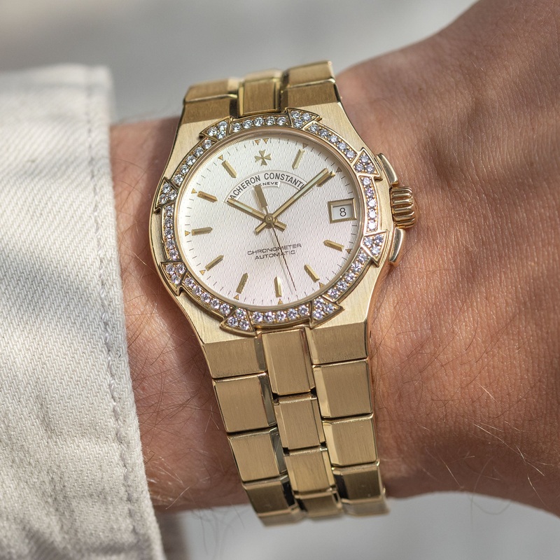 Vacheron Constantin Overseas 42050/423J Yellow Gold Diamond Bezel